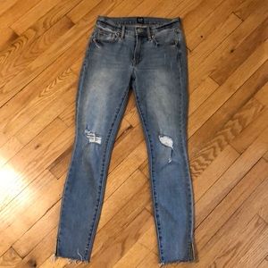 light blue skinny jeans!!!